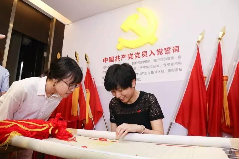 “爸，养老院要聘你当副院长”听儿子说，我赶去赴任，却伤心欲绝
